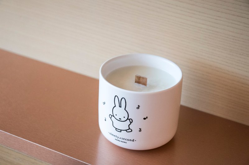 【Pinkoi x miffy】Dancing miffy / Floral Wood / Scented Soy Candle - Candles & Candle Holders - Wax White