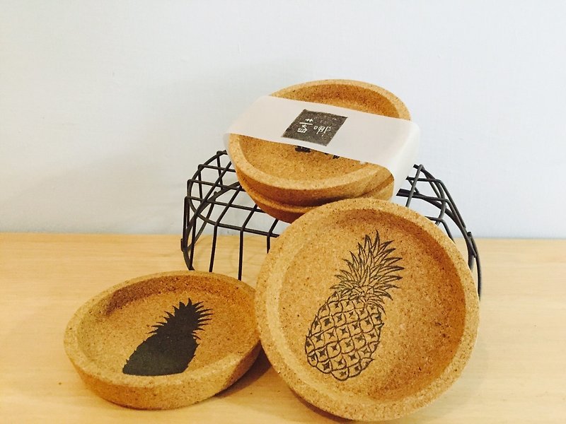 Is pineapple coasters | | into two groups which cover - ที่รองแก้ว - กระดาษ 
