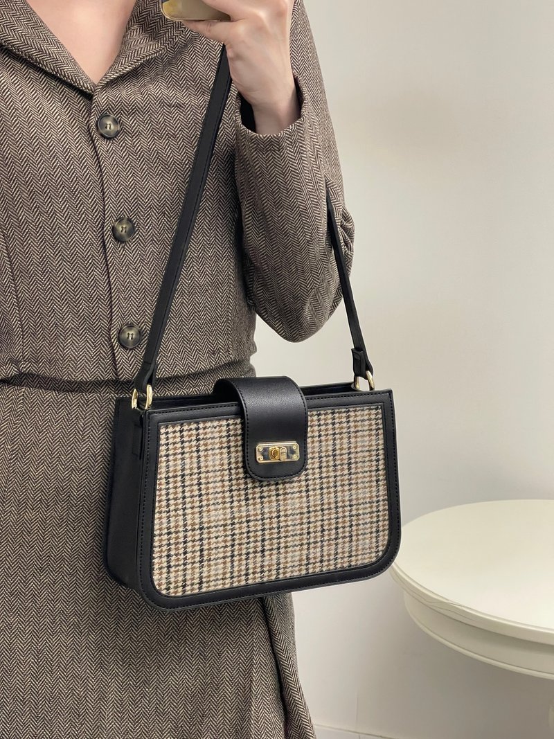 coach women's lillie carryall handbag stores