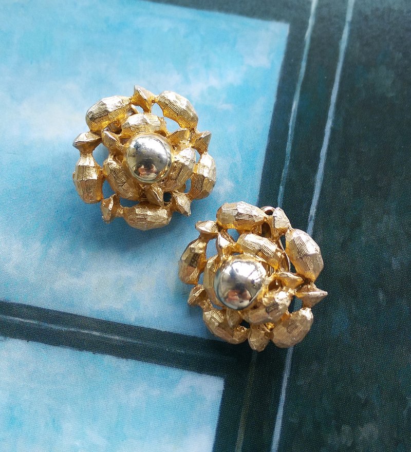 Vintage Jewelry 西洋古董飾品 原始溫度 金色調 夾式耳環 - 耳環/耳夾/耳骨夾 - 其他金屬 金色
