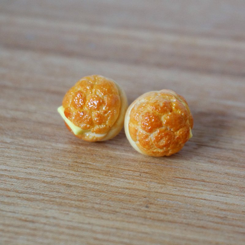 Hong Kong tea restaurant series. Pineapple oil. Handmade earrings (made to order) - Earrings & Clip-ons - Resin Yellow