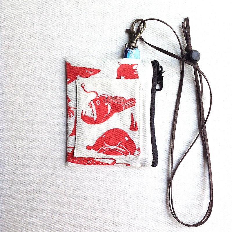 Design No.DF183 - 【Deep Sea Fish Print】Card Holder Purses - ที่ใส่บัตรคล้องคอ - ผ้าฝ้าย/ผ้าลินิน สีแดง