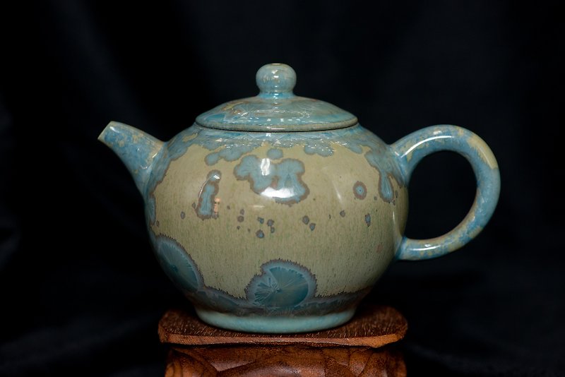Hand drawn crystal glazed teapot - ถ้วย - ดินเผา 