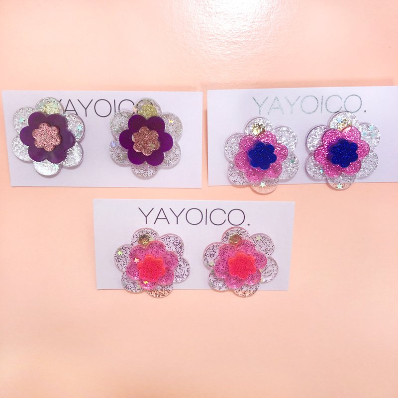 RAME FLOWER A / pierced earrings・clip-on earrings - Earrings & Clip-ons - Acrylic Multicolor