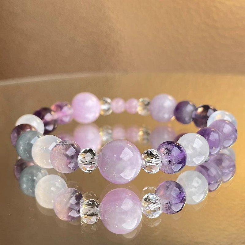 Kunzite Purple Fluorite Stone White Crystal Natural Crystal Japanese Handmade Gift 2024 New Year - สร้อยข้อมือ - คริสตัล หลากหลายสี