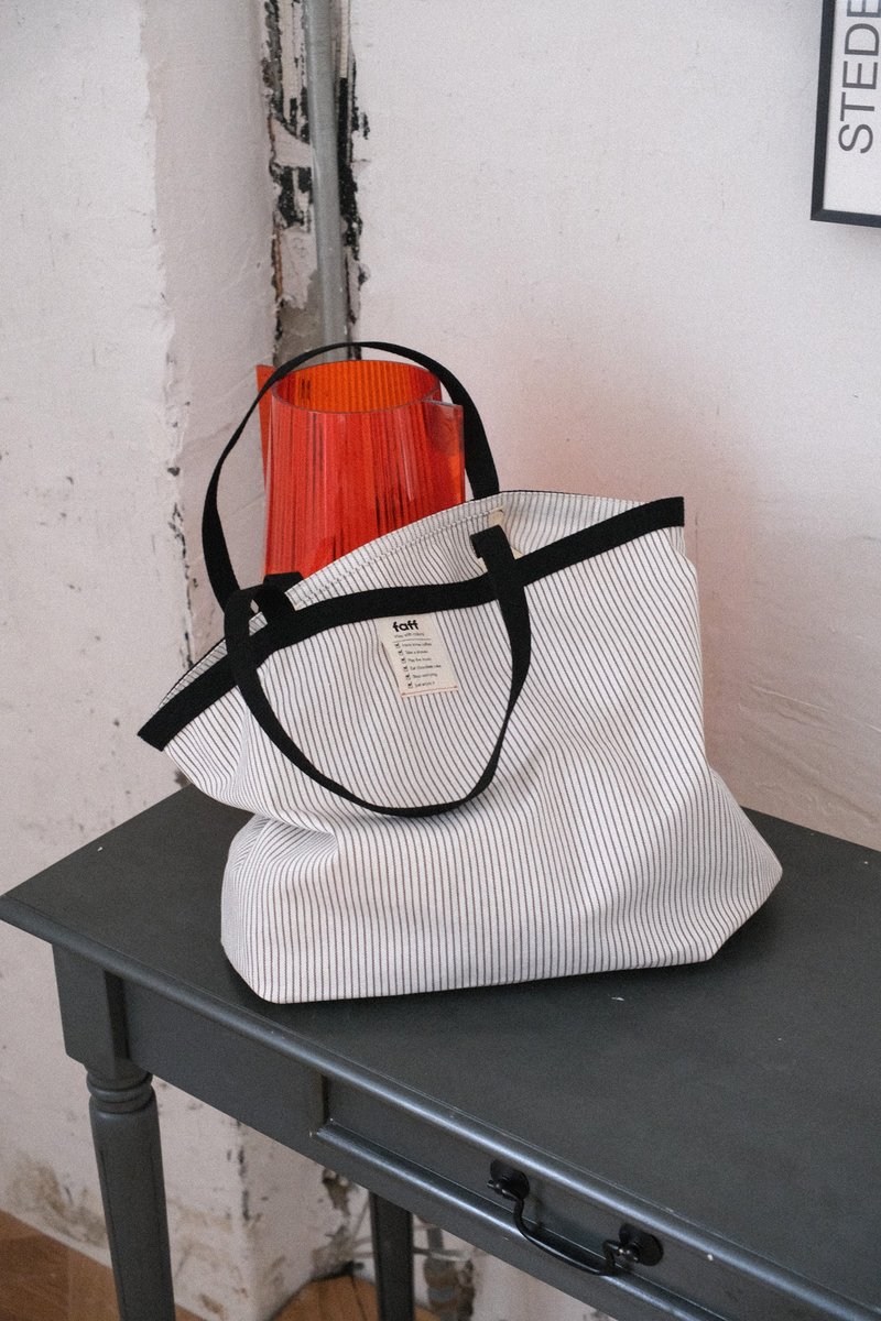Pinstripe Shopper bag Ivory - 側背包/斜背包 - 棉．麻 白色