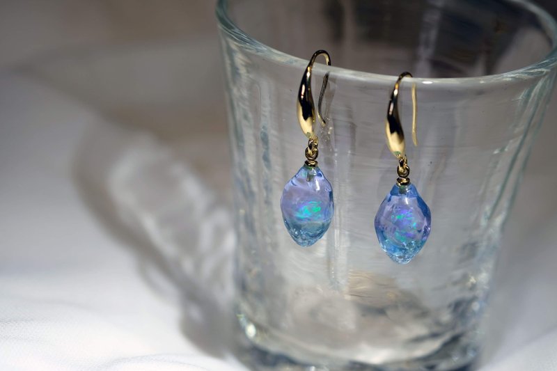 Mermaid Teardrop 人魚淚琉璃晶石耳環 紫藍色 - 耳環/耳夾/耳骨夾 - 玻璃 紫色