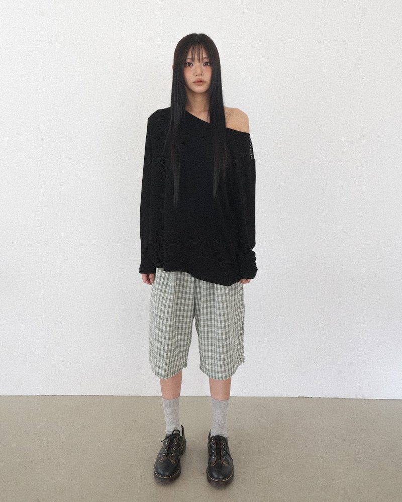 KHAKI CHECK PINTUCK BURMUDA PANTS - 中性長褲/短褲 - 棉．麻 卡其色