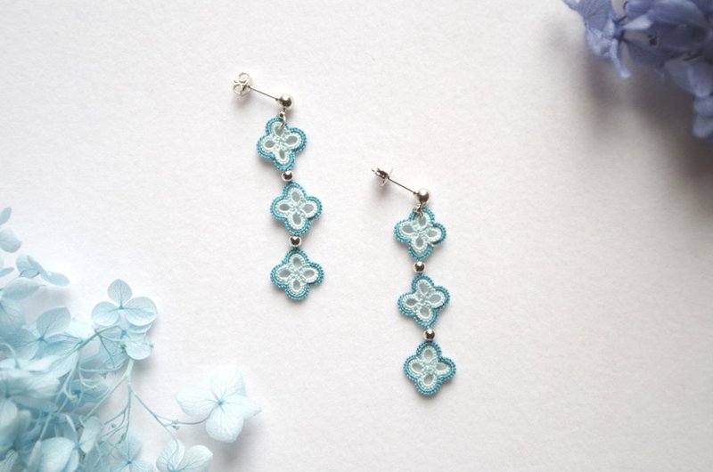 タティングレースの小花の三連ピアス・紫陽花 - 耳環/耳夾/耳骨夾 - 棉．麻 藍色