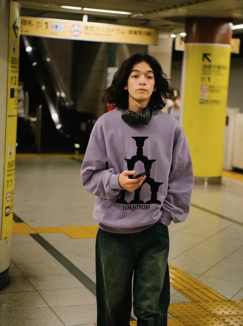 公園裡有噴泉 日系植絨印花情侶重磅衛衣 - 男 T 恤 - 其他材質 紫色