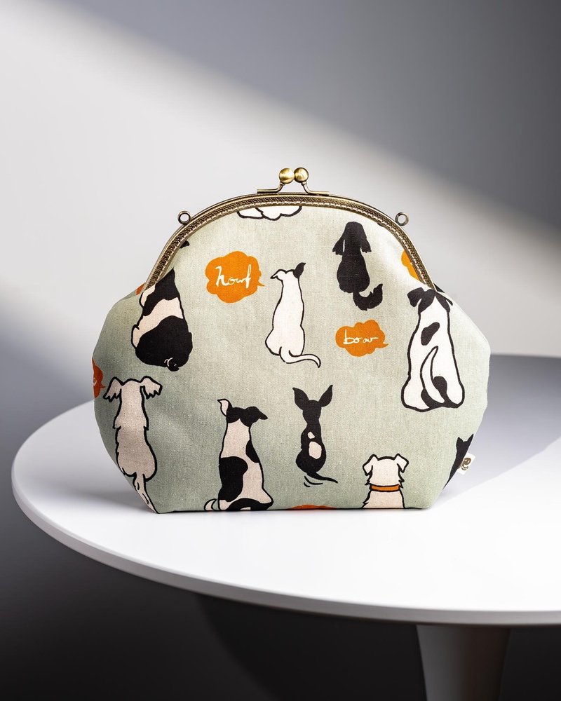 [Cute dog back green] Retro metal kiss lock bag#bag#cute#japanese#lover - กระเป๋าแมสเซนเจอร์ - ผ้าฝ้าย/ผ้าลินิน สีเขียว