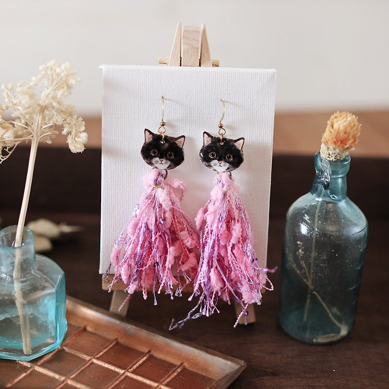 Small animal tassel handmade earrings - small black cat meteor can be changed - Earrings & Clip-ons - Resin Pink