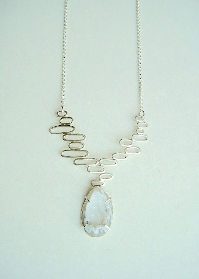 Crystal agate necklace - สร้อยคอ - เครื่องเพชรพลอย ขาว