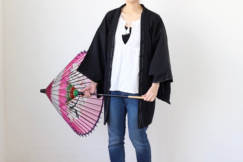black kimono top, EXCELLENT VINTAGE, Japanese haori, kimono jacket /2913 - 外套/大衣 - 絲．絹 黑色