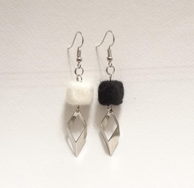 Fallen black and white - hand made wool felt earrings (can be purchased for clip-on earrings) - Earrings & Clip-ons - Wool Black