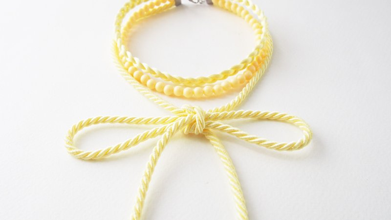 淡黄色の3層チョーカー - ネックレス - その他の素材 イエロー