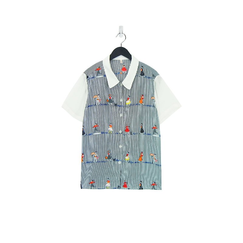 A‧PRANK: DOLLY :: retro VINTAGE retro vintage little doll ancient short-sleeved shirt (T708031) - เสื้อเชิ้ตผู้หญิง - ผ้าฝ้าย/ผ้าลินิน 