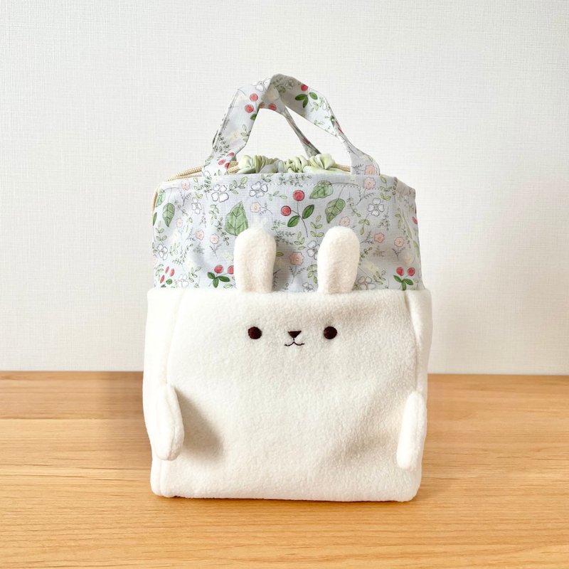 Fluffy bunny drawstring bag that looks like a stuffed animal - กระเป๋าเครื่องสำอาง - ผ้าฝ้าย/ผ้าลินิน สีเทา