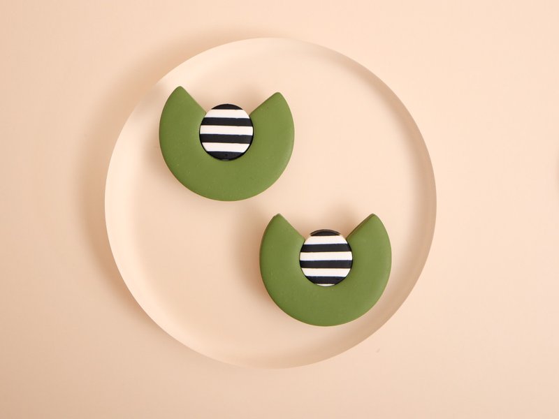 Khaki and Border Stud Clip-On/Earrings/Hypoallergenic/Polymer Clay/24 - Earrings & Clip-ons - Clay Green