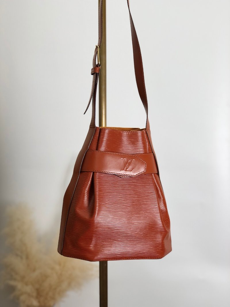 【 日本直送　名牌中古包 】LOUIS VUITTON サックデポール エピ ショルダーバッグ ブラウン レザー 巾着 M80203 オールド phi2ey - 側背包/斜背包 - 真皮 咖啡色