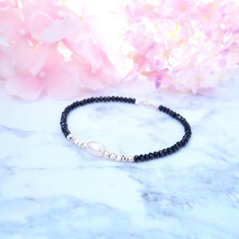 "KeepitPetite" aristocratic black freshwater pearl silver · · · Jie Keqie surface bead bracelet - สร้อยข้อมือ - เครื่องเพชรพลอย สีดำ