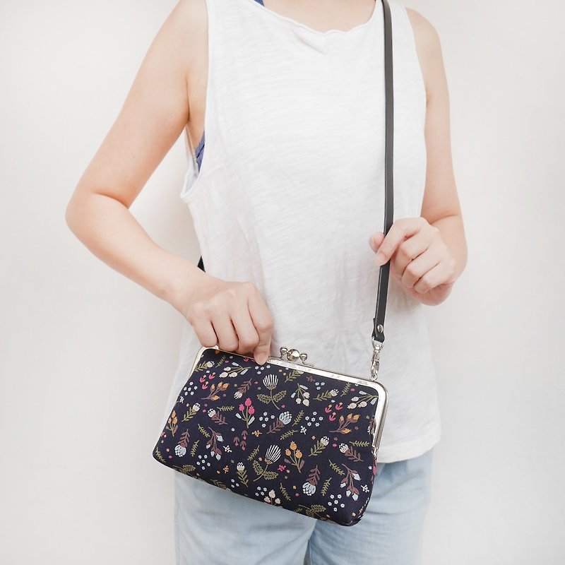 Wall flower blue girl two grid shoulder bag / mobile phone bag / mouth gold package [Made in Taiwan] - Messenger Bags & Sling Bags - Other Metals Blue