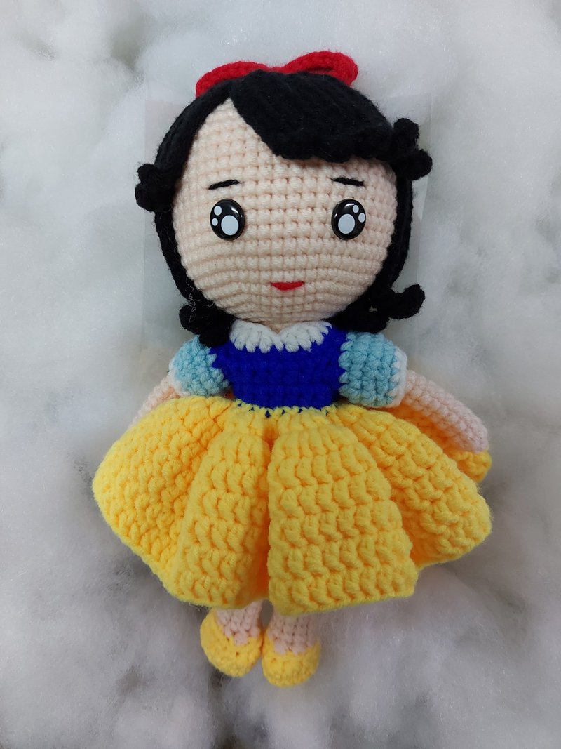 Crochet Toys - Snow White Wool Dolls Handmade Dolls Crochet Toys - ของวางตกแต่ง - วัสดุอื่นๆ สีเหลือง