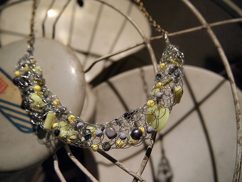 N119 custom hand-woven grid-type flash Bronze wire with silver gray yellow beads and chain items - สร้อยคอ - วัสดุอื่นๆ สีเหลือง