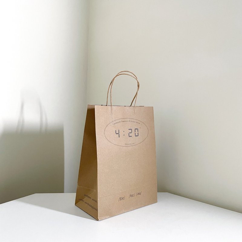 4:20 vibin lab brand paper bag gift paper bag gift bag plus purchase not sold alone - น้ำหอม - กระดาษ สีกากี