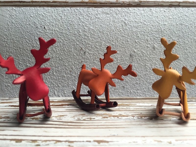 Leather Shaking Deer COLOR: Chili Red / The cutest healing sketch Christmas gift - Other - Genuine Leather Red