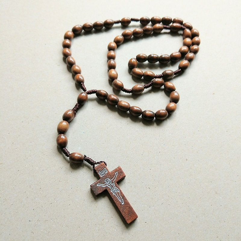 American antique jewelry | ethnic style INRI Jesus print log cross wooden bead rope woven Y-word necklace - สร้อยคอ - ไม้ สีนำ้ตาล