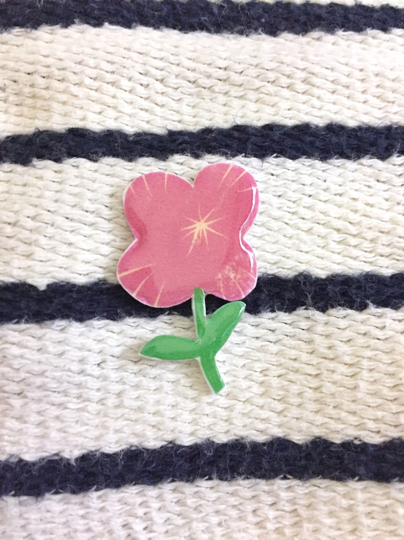 小花胸針 植物插畫飾品 - 胸針 - 塑膠 粉紅色