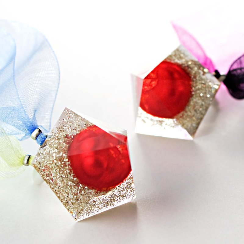 Pentagon ribbon earrings (crazy plum) - ต่างหู - วัสดุอื่นๆ สีแดง