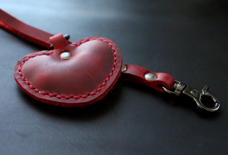 Red Heart Leather Keychain Heart Charm wristlet keychain - 鑰匙圈/鑰匙包 - 真皮 紅色