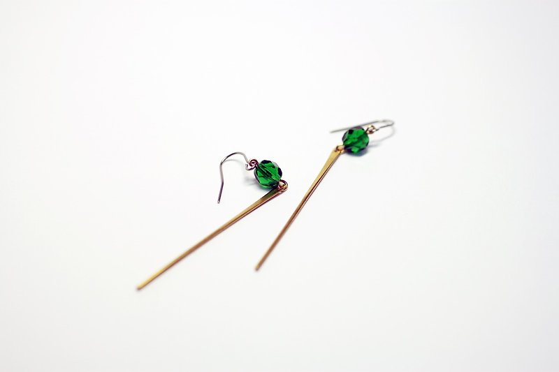 Classical geometry green natural stone brass earrings - ต่างหู - เครื่องเพชรพลอย สีเขียว