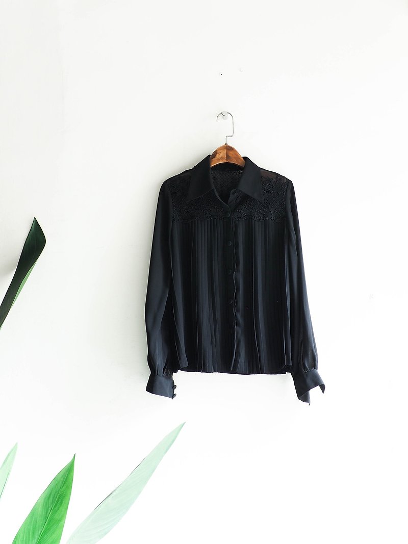 Kawashima - Fukushima fragmented lace elegant antique silk shirt blouse shirt oversize vintage - Women's Shirts - Polyester Black