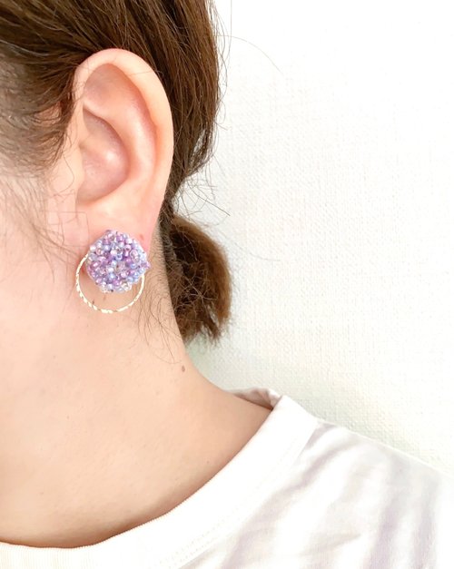 ふるさと納税 アクセサリー ピアス 奈良県 三宅町 ビーズ 刺繍 お花 ピアス イヤリング ジュエリー アクセサリー chiimade：ピアス　黒 ピアス　黒 ビーズ 刺繍 お花 :ピアス 黒 ジュエリー アクセサリー chiimade