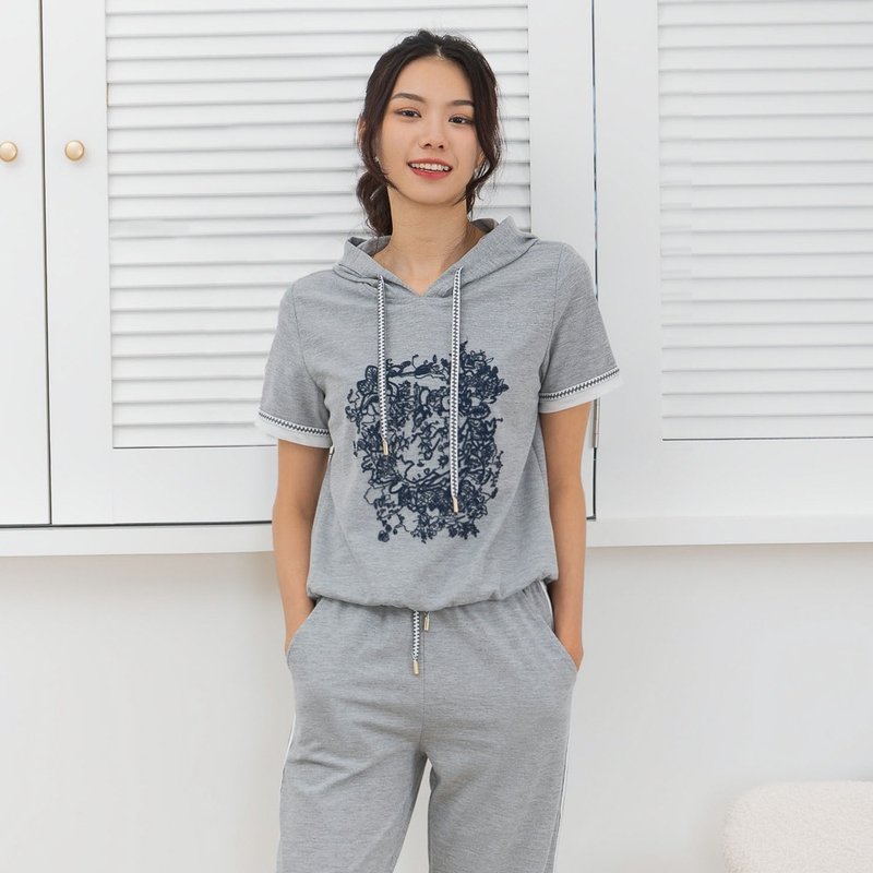 【MEDUSA】刺繡裝飾紋理灰色帽T(M-2L) | 女休閒上衣 女短袖T恤 - 女 T 恤 - 棉．麻 灰色