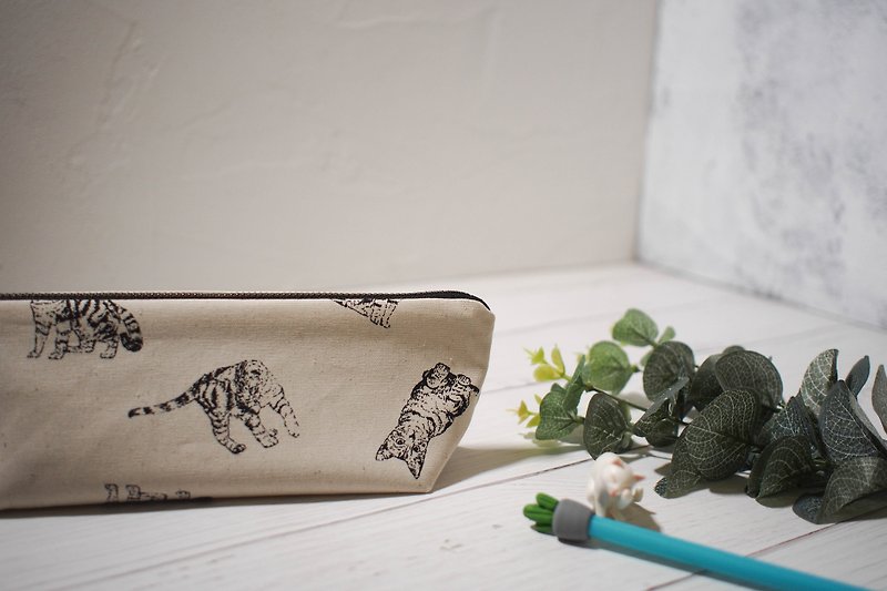 Daily Series Pencil Case/Pencil Case/Limited Handmade Bag/Tabby Kitten/In stock - Pencil Cases - Cotton & Hemp Khaki