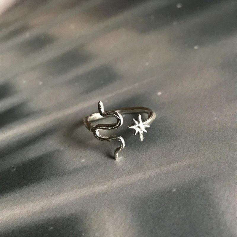 925銀 黃銅 小蛇 星芒 開口 戒指 - 戒指 - 純銀 銀色