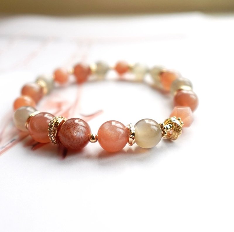 Peach Blossom Popularity and Fortune/Maillard Color Backbone Sunstone Stone Tea Moonstone - สร้อยข้อมือ - คริสตัล 