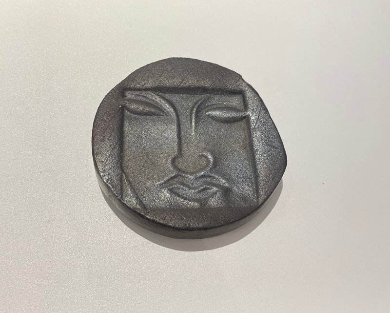 藝術家張燕鳳雕塑作品 - 苗栗南庄燕子陶 - 人臉陶板 - 擺飾/家飾品 - 陶 咖啡色