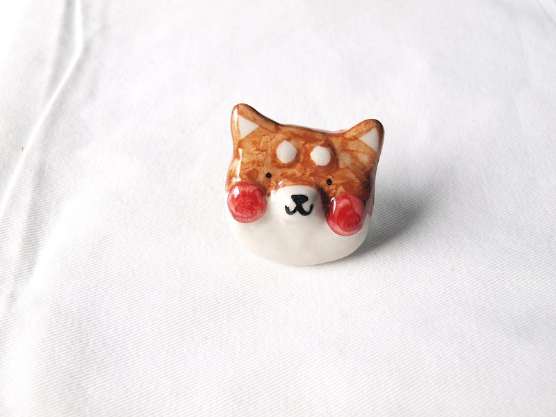 เซรามิกส์สุนัขชิบะอินุแก้มแดง - เข็มกลัด - ดินเผา สีนำ้ตาล