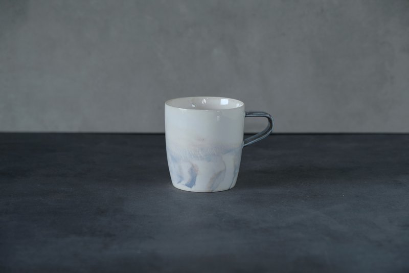 lingering fragrance_coffee cup - Mugs - Porcelain White