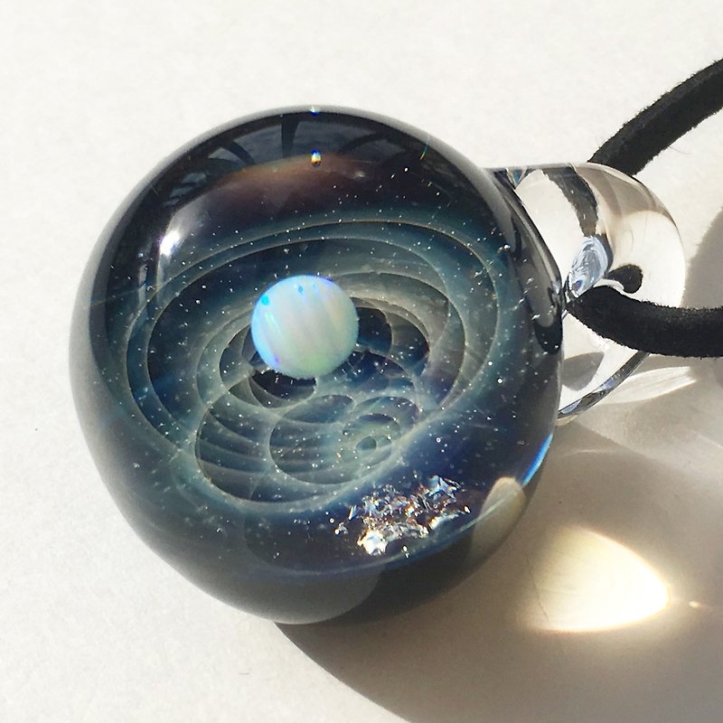 Planet & Meteorite World # 8 White Opal & Meteorite Glass Pendant Universe - สร้อยคอ - แก้ว สีน้ำเงิน