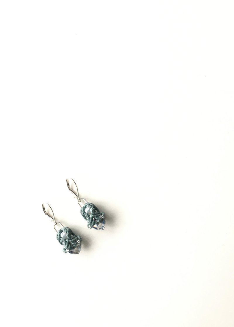 Wax Weave Antique Crystal Earrings - ต่างหู - คริสตัล 