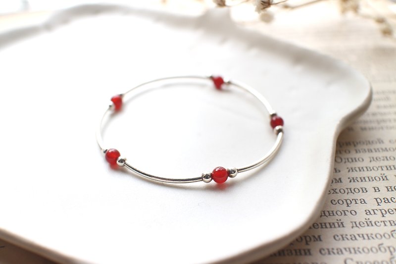 Red beans~Red agate/925 silver handmade bracelet - สร้อยข้อมือ - โลหะ สีแดง