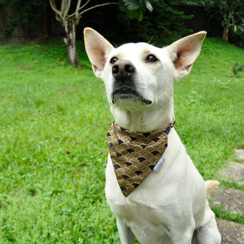 Exclusive first light dog collar towel dog scarf shiny scarf shiny black gold fan totem - ชุดสัตว์เลี้ยง - ผ้าฝ้าย/ผ้าลินิน สีดำ