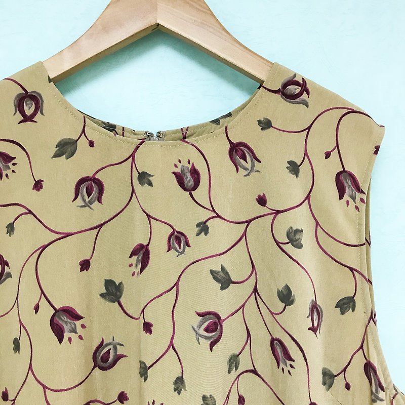Dress / Khaki Round Neck Floral Dress - One Piece Dresses - Polyester Khaki