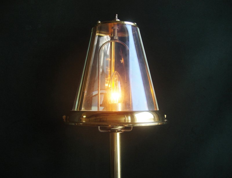 [OLD-TIME] Early second-hand large Bronze table lamp made in Taiwan - โคมไฟ - วัสดุอื่นๆ หลากหลายสี